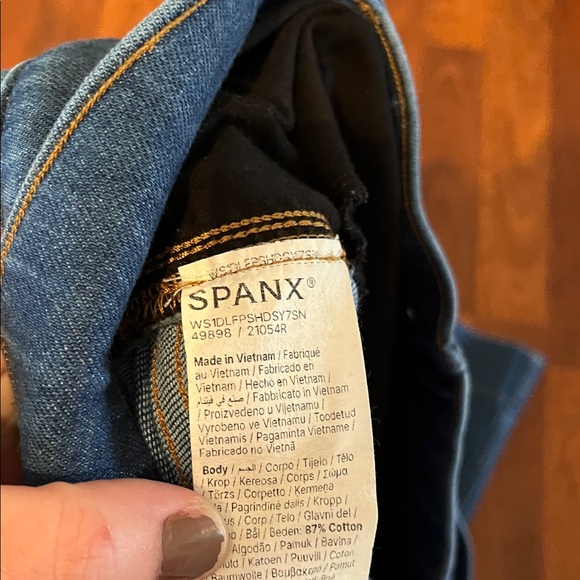 SPANX Cropped Wide Leg Jeans with Patch Pockets - Picture 4 of 7